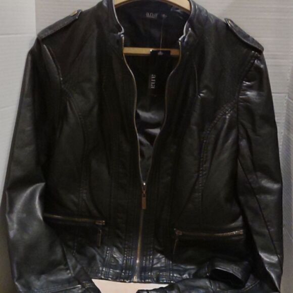 ANA Vegan Leather Jacket Size Medium NWT - Picture 5 of 6